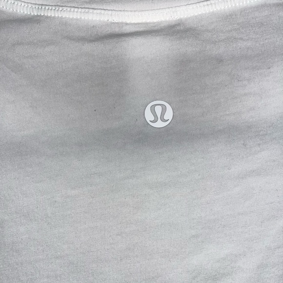 Women's lululemon NFL Miami Dolphins Cates T-Shirt Cropped Size 4 White New Tag - Picture 6 of 6